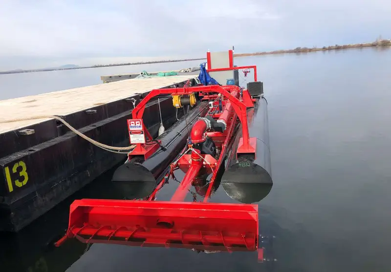 Remote controlled dredge